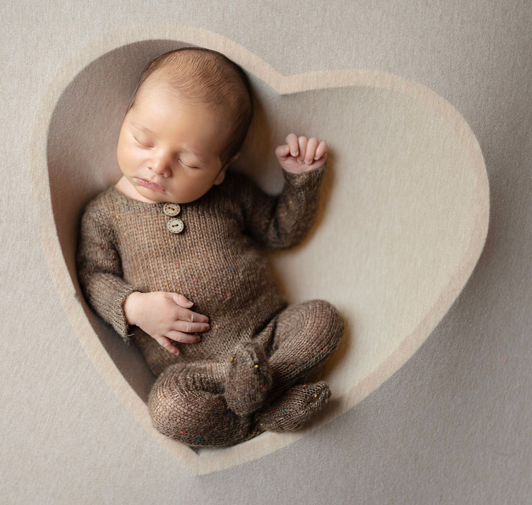 https://www.50millimetrifotografia.it/wp-content/uploads/2023/07/newborn-fotografia.jpg